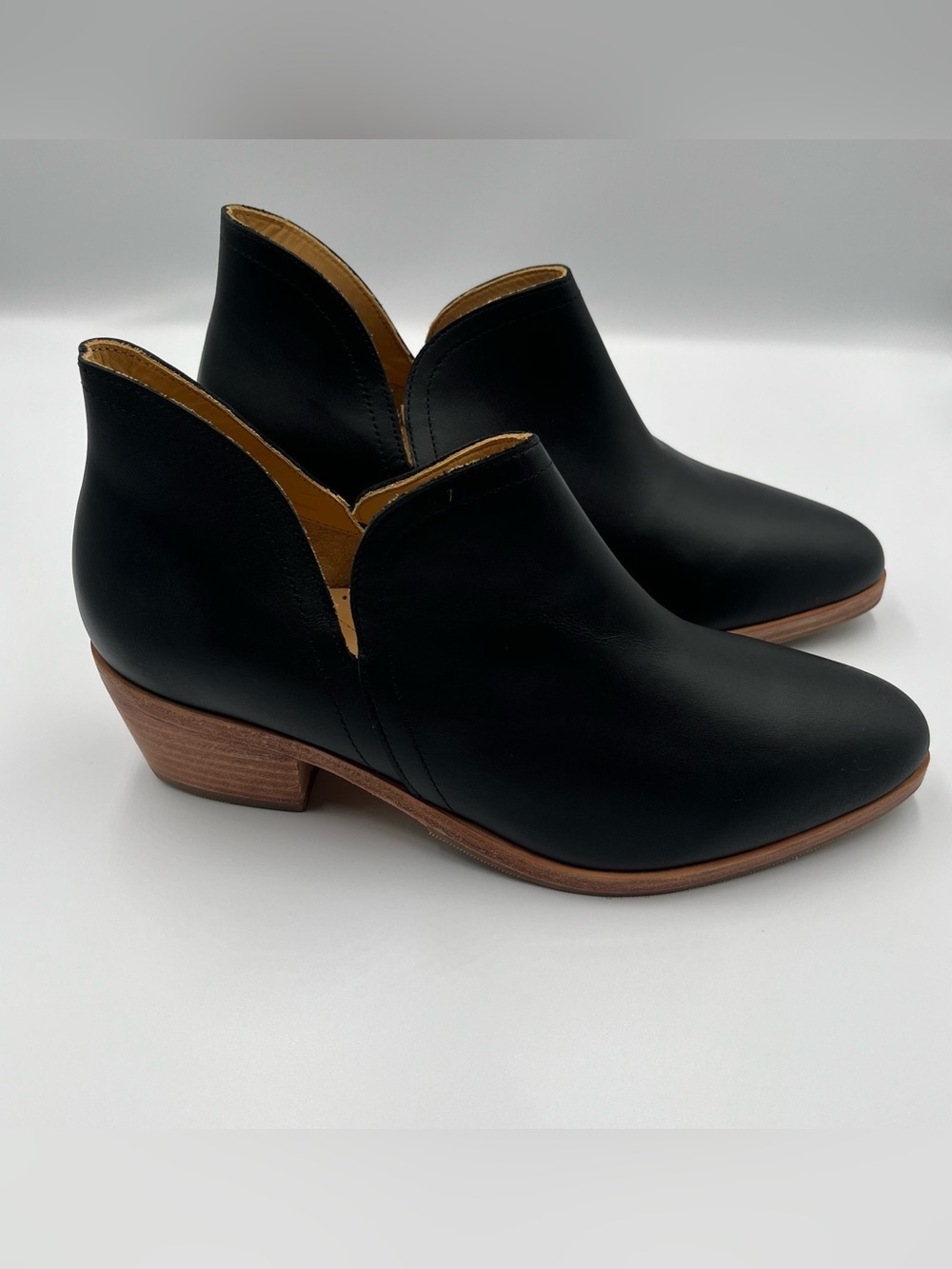 Nisolo Mia Everyday Ankle Bootie Women's Size 10 Black Leather NEW